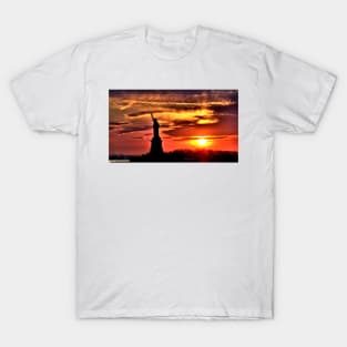 The Statue Of Liberty Silhouette At Sunset T-Shirt